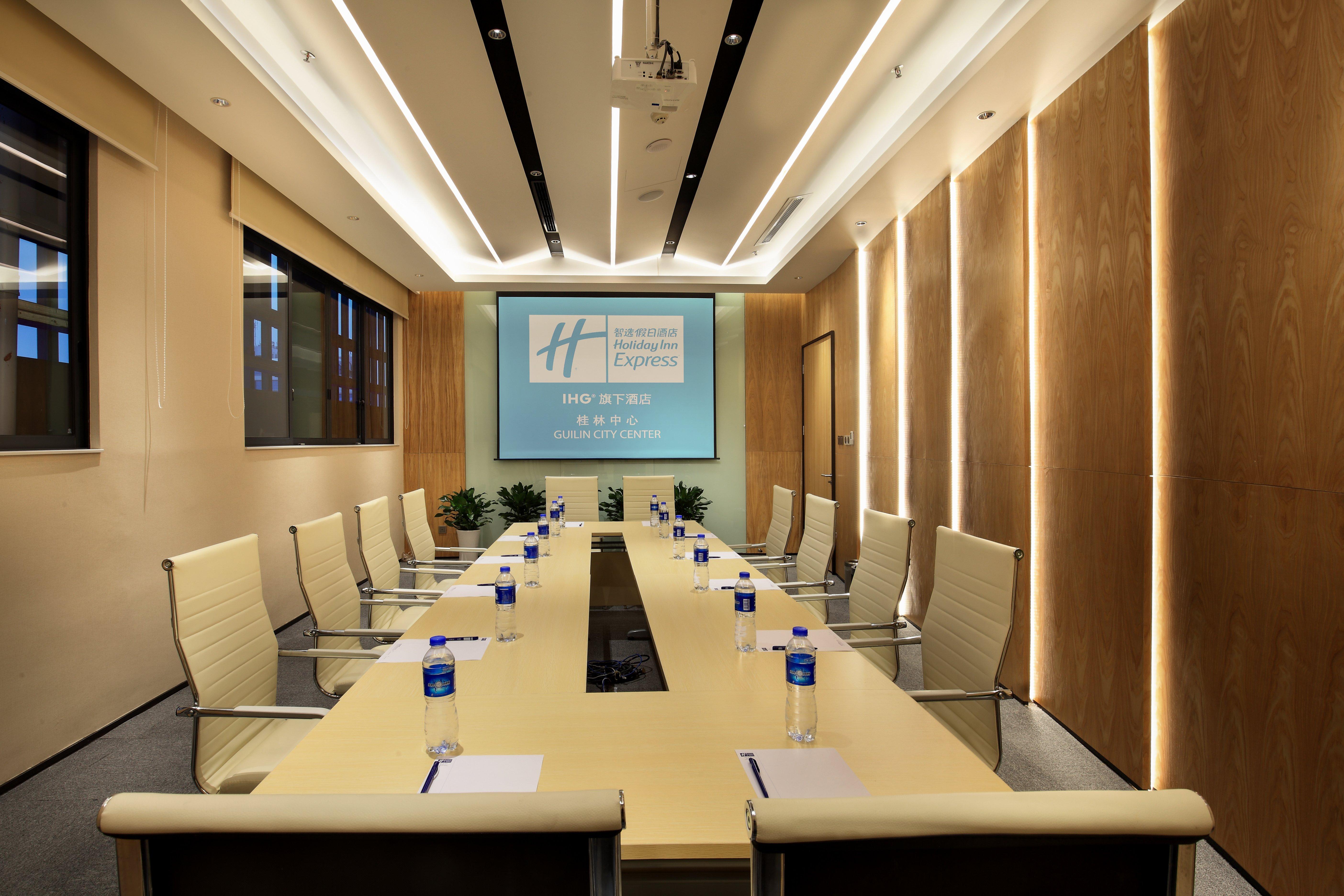 Holiday Inn Express Guilin City Center By Ihg Bagian luar foto