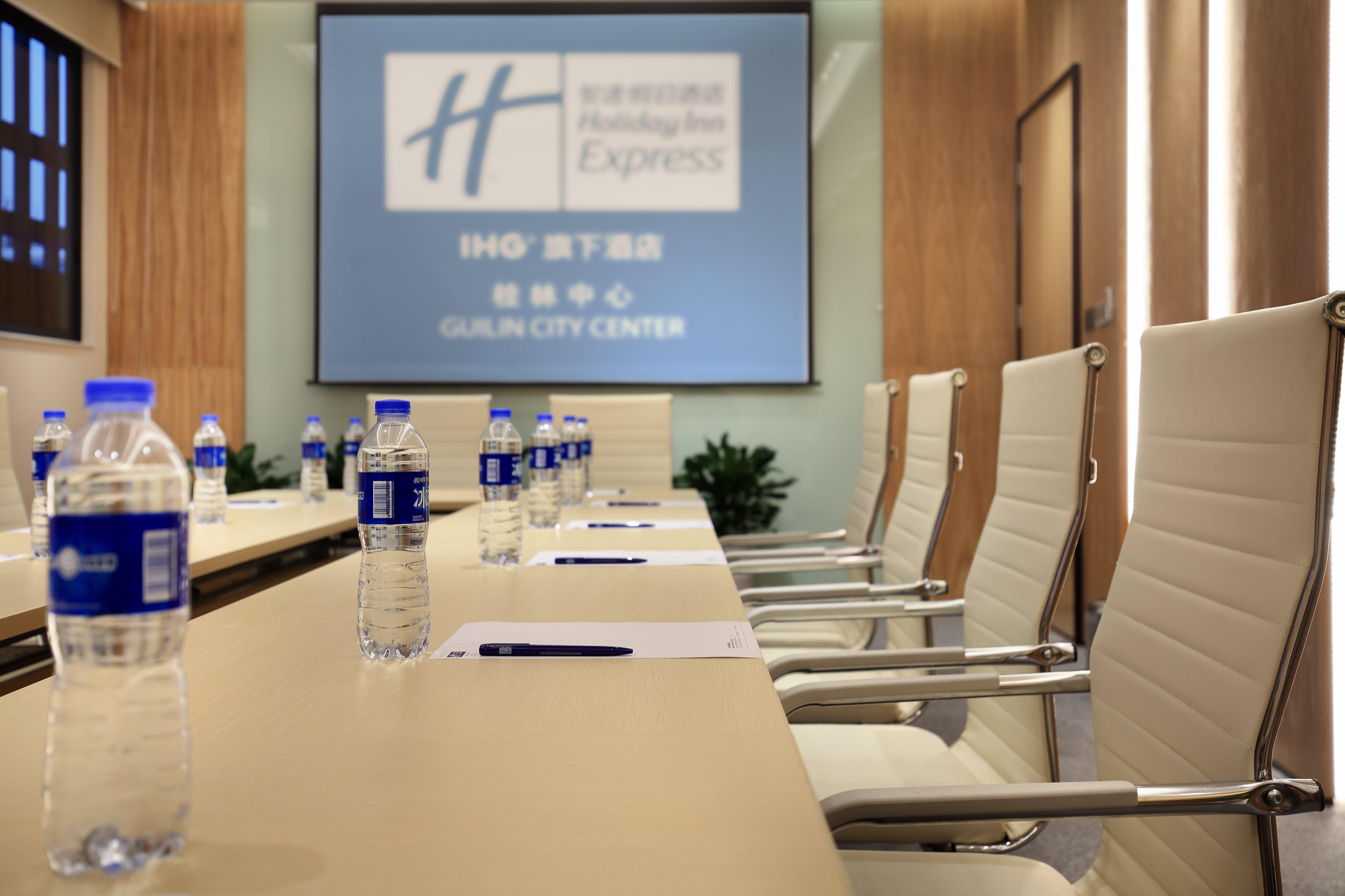 Holiday Inn Express Guilin City Center By Ihg Bagian luar foto